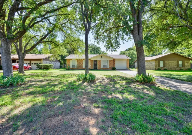 Photo 2 of Single family home for sale at 1309 East St, Graham, TX 76450 | MLS# 21343848 | Listing updated on 2026-09-30