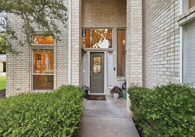 Photo 3 of Single family home for sale at 5408 Wedgefield Rd, Granbury, TX 76049 | MLS# 21341514 | Listing updated on 2026-07-29