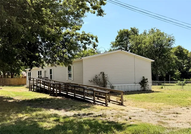 Photo 3 of Manufactured home for sale at 90 2nd St, Honey Grove, TX 75446 | MLS# 21344078 | Listing updated on 2026-10-20