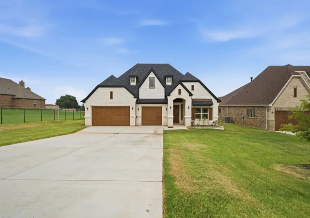 Photo 2 of Single family home for sale at 680 Jennings Ln, Azle, TX 76020 | MLS# 21343054 | Listing updated on 2026-07-29