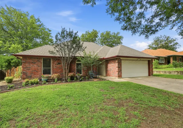 Photo 1 of Single family home for sale at 6713 N Park Dr, North Richland Hills, TX 76182 | MLS# 21335692 | Listing updated on 2026-09-13