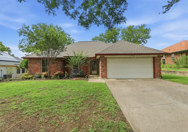 Photo 2 of Single family home for sale at 6713 N Park Dr, North Richland Hills, TX 76182 | MLS# 21335692 | Listing updated on 2026-09-13