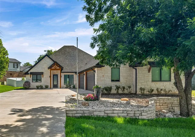 Photo 3 of Single family home for sale at 9303 Bellechase Rd, Granbury, TX 76049 | MLS# 21343283 | Listing updated on 2026-09-12