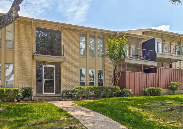 Photo 1 of Condo for sale at 5832 Sandhurst Ln #B, Dallas, TX 75206 | MLS# 21336533 | Listing updated on 2026-07-29