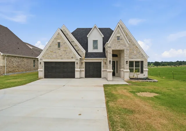 Photo 1 of Single family home for sale at 672 Jennings Ln, Azle, TX 76020 | MLS# 21343655 | Listing updated on 2026-07-29