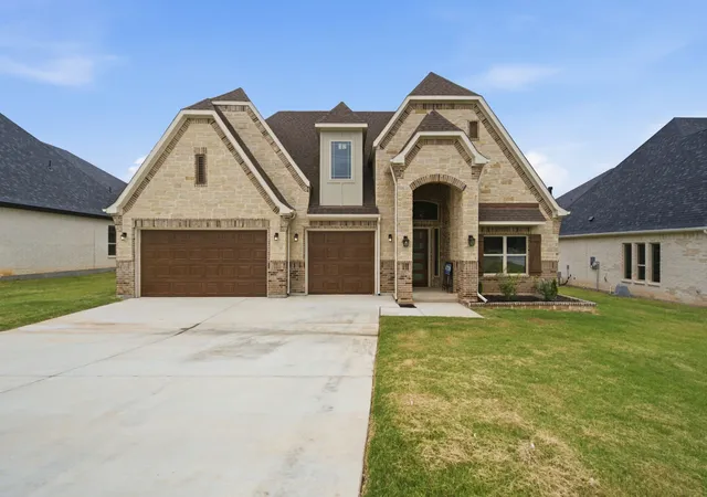 Photo 1 of Single family home for sale at 676 Jennings Ln, Azle, TX 76020 | MLS# 21343783 | Listing updated on 2026-07-29