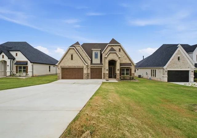 Photo 2 of Single family home for sale at 676 Jennings Ln, Azle, TX 76020 | MLS# 21343783 | Listing updated on 2026-07-29