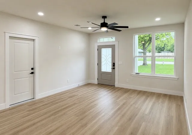 Photo 2 of Single family home for sale at 413 N Cleburne Whitney Rd, Rio Vista, TX 76093 | MLS# 21342463 | Listing updated on 2026-07-29