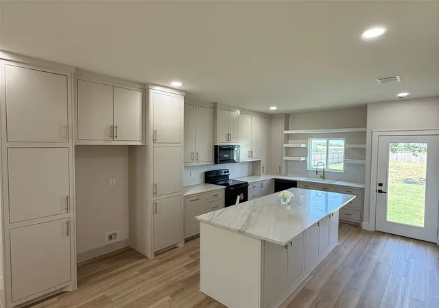Photo 4 of Single family home for sale at 413 N Cleburne Whitney Rd, Rio Vista, TX 76093 | MLS# 21342463 | Listing updated on 2026-07-29