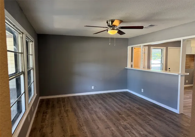 Photo 3 of Single family home for sale at 2111 Se 19th St, Mineral Wells, TX 76067 | MLS# 21344151 | Listing updated on 2026-07-31