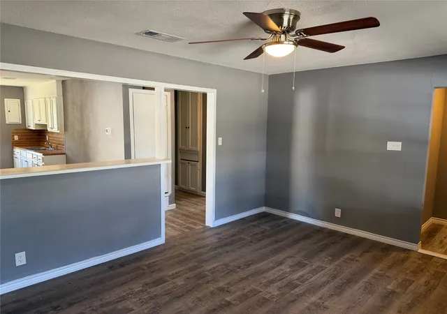 Photo 3 of Single family home for sale at 2111 Se 19Th St, Mineral Wells, TX 76067 | MLS# 21344151 | Listing updated on 2026-07-31