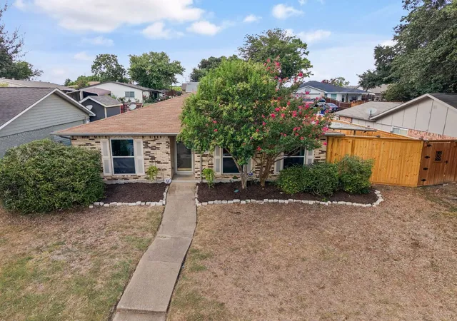 Photo 2 of Single family home for sale at 3321 Edgecliff Dr, Garland, TX 75043 | MLS# 21344216 | Listing updated on 2026-09-13