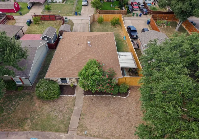 Photo 3 of Sale Pending at 3321 Edgecliff Dr, Garland, TX 75043 | MLS# 21344216 | Listing updated on 2026-10-03
