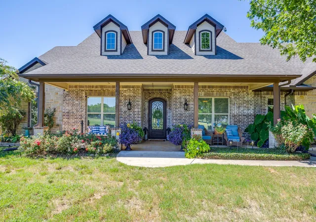 Photo 1 of Sale Pending at 1308 County Road 705, Joshua, TX 76058 | MLS# 21344239 | Listing updated on 2026-09-23