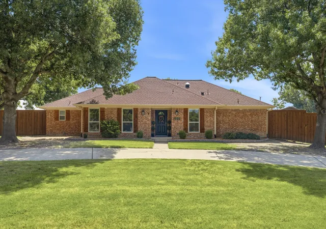Photo 1 of Sale Pending at 220 Dale Dr, Mc Kinney, TX 75071 | MLS# 21344283 | Listing updated on 2026-09-11
