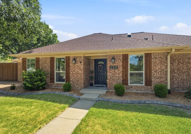 Photo 2 of Sale Pending at 220 Dale Dr, Mc Kinney, TX 75071 | MLS# 21344283 | Listing updated on 2026-09-11