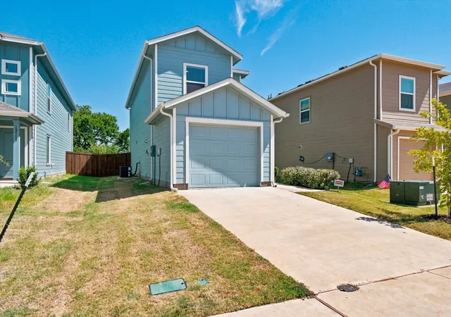 Photo 3 of Sale Pending at 12117 Falabella Dr, Aubrey, TX 76227 | MLS# 21341643 | Listing updated on 2026-09-15
