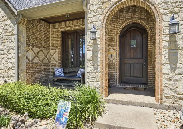 Photo 4 of Single family home for sale at 12 Granite Ridge Dr, Rockwall, TX 75032 | MLS# 21343299 | Listing updated on 2026-10-06