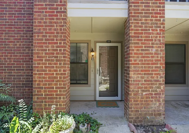 Photo 2 of Condo for sale at 3201 Donnelly Cir #309, Fort Worth, TX 76107 | MLS# 21344040 | Listing updated on 2026-09-10