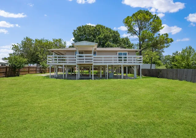 Photo 3 of Single family home for sale at 17235 Lake Ray Hubbard Dr, Forney, TX 75126 | MLS# 21344049 | Listing updated on 2026-07-30