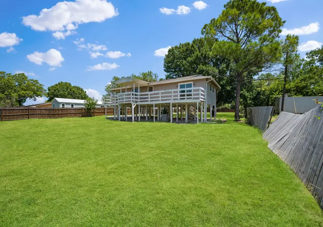 Photo 3 of Single family home for sale at 17235 Lake Ray Hubbard Dr, Forney, TX 75126 | MLS# 21344049 | Listing updated on 2026-10-05