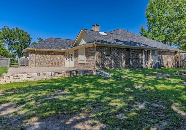 Photo 3 of Single family home for sale at 5504 Glenlivet Pl, Greenville, TX 75402 | MLS# 21344307 | Listing updated on 2026-09-12