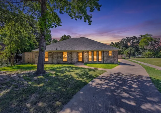 Photo 4 of Single family home for sale at 5504 Glenlivet Pl, Greenville, TX 75402 | MLS# 21344307 | Listing updated on 2026-09-12