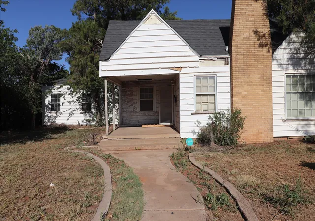 Single family home for sale at 1402 Avenue K, Anson, TX 79501 | MLS# 21342766