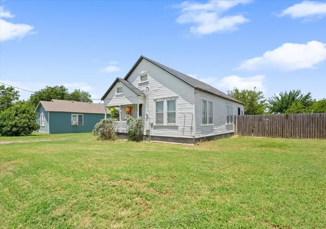 Photo 1 of Single family home for sale at 102 Brookshire, Riesel, TX 76682 | MLS# 21344345 | Listing updated on 2026-07-30