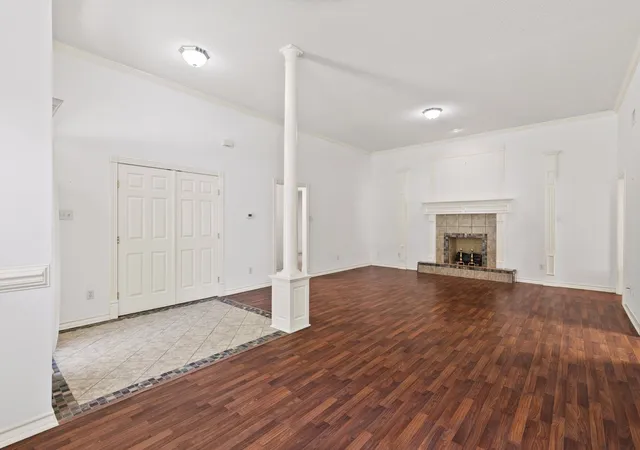 Photo 3 of Single family home for sale at 305 Kelli Cir, Sulphur Springs, TX 75482 | MLS# 21344386 | Listing updated on 2026-10-06