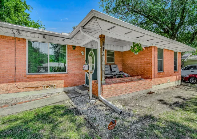 Photo 1 of Single family home for sale at 112 Oak Dr, Terrell, TX 75160 | MLS# 21314266 | Listing updated on 2026-07-30