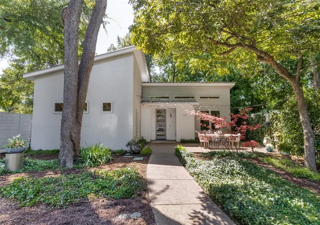 Photo 3 of Sale Pending at 8820 Eustis Ave, Dallas, TX 75218 | MLS# 21336213 | Listing updated on 2026-09-10