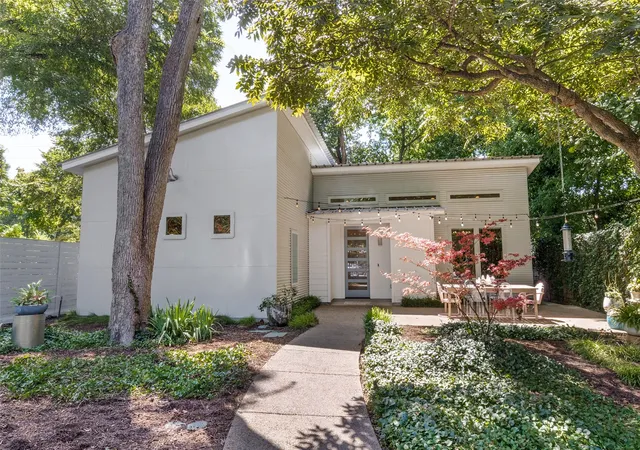 Photo 3 of Sale Pending at 8820 Eustis Ave, Dallas, TX 75218 | MLS# 21336213 | Listing updated on 2026-09-10