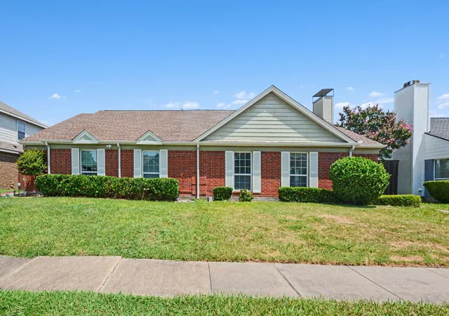 Photo 2 of Sale Pending at 7611 Cousteau Dr, Rowlett, TX 75088 | MLS# 21343330 | Listing updated on 2026-09-24