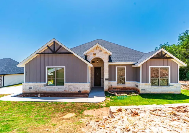 Photo 1 of Single family home for sale at 1017 Mojave Trl, Granbury, TX 76048 | MLS# 21342611 | Listing updated on 2026-09-17