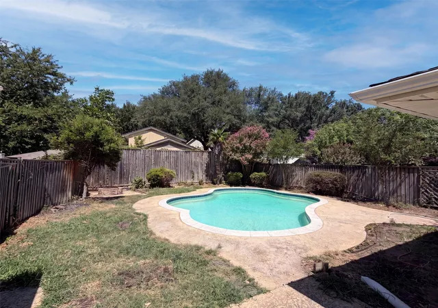 Photo 4 of Single family home for sale at 1115 N Waterview Dr, Richardson, TX 75080 | MLS# 21344551 | Listing updated on 2026-10-06