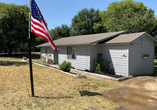 Photo 1 of Single family home for sale at 111 Canyon Dr, Whitney, TX 76692 | MLS# 21331251 | Listing updated on 2026-09-10