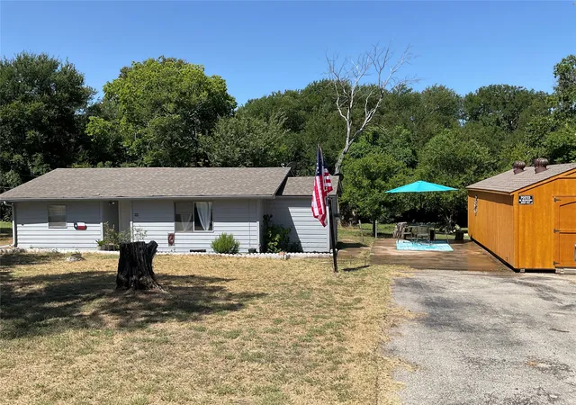 Photo 2 of Single family home for sale at 111 Canyon Dr, Whitney, TX 76692 | MLS# 21331251 | Listing updated on 2026-09-10