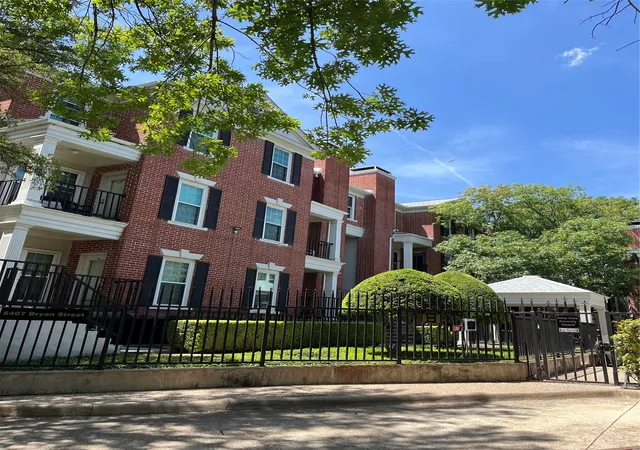 Photo 3 of Condo for sale at 5407 Bryan St #A206, Dallas, TX 75206 | MLS# 21341967 | Listing updated on 2026-09-14