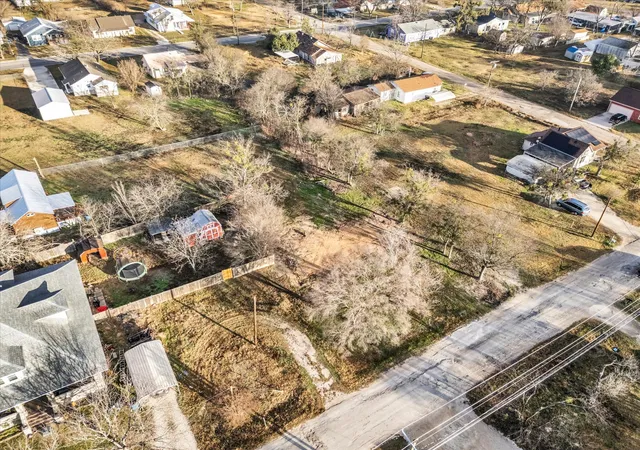 Photo 2 of Land for sale at 605 E Adams St, Itasca, TX 76055 | MLS# 21344584 | Listing updated on 2026-07-30