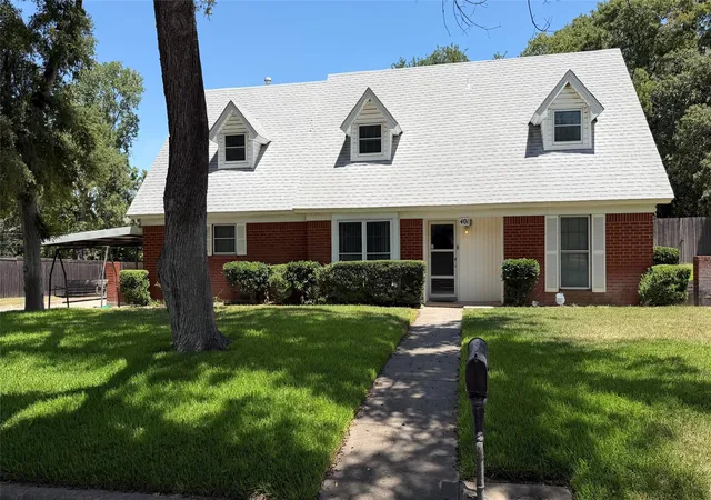 Photo 1 of Single family home for sale at 401 Glenhaven Dr, Azle, TX 76020 | MLS# 21344572 | Listing updated on 2026-07-30