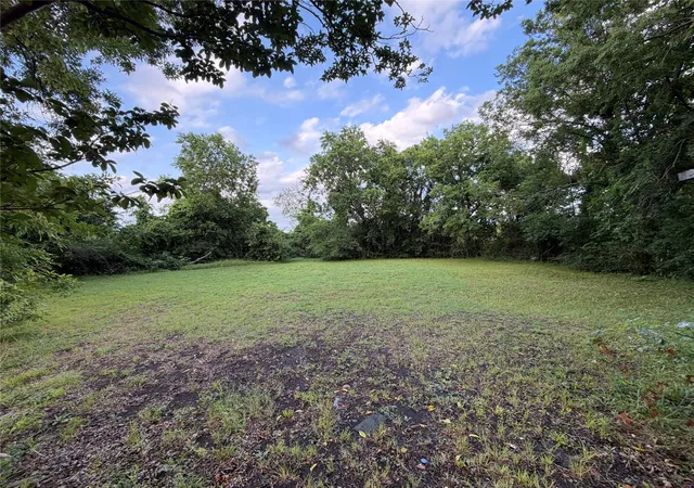 Photo 2 of Land for sale at 808 N Goliad St, Rockwall, TX 75087 | MLS# 21336373 | Listing updated on 2026-07-30