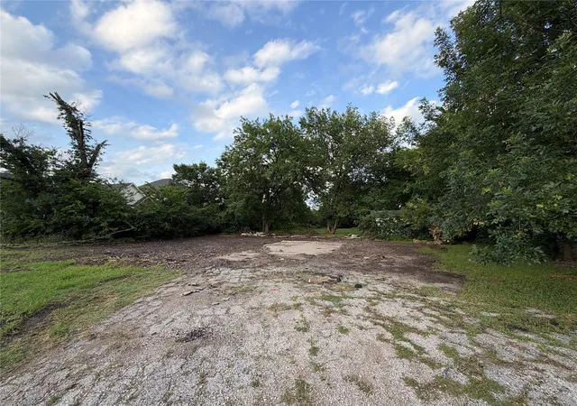 Photo 3 of Land for sale at 808 N Goliad St, Rockwall, TX 75087 | MLS# 21336373 | Listing updated on 2026-07-30