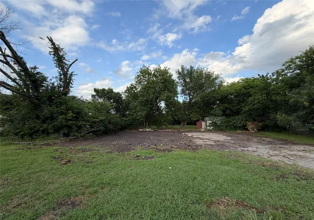Photo 4 of Land for sale at 808 N Goliad St, Rockwall, TX 75087 | MLS# 21336373 | Listing updated on 2026-09-28