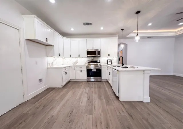 Photo 3 of Single family home for sale at 922 Gibbard Ave, Wills Point, TX 75169 | MLS# 21340092 | Listing updated on 2026-09-18