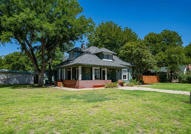 Photo 3 of Single family home for sale at 401 N Avenue H, Haskell, TX 79521 | MLS# 21343483 | Listing updated on 2026-09-21