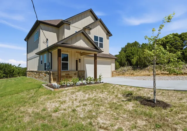 Photo 2 of Single family home for sale at 1613 Franklin St, Weatherford, TX 76086 | MLS# 21344226 | Listing updated on 2026-09-25