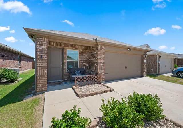Photo 2 of Single family home for sale at 2560 Russell St, Crandall, TX 75114 | MLS# 21344714 | Listing updated on 2026-09-12