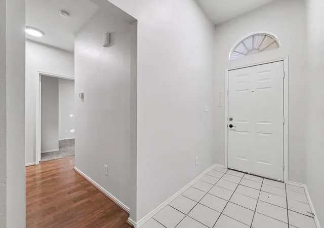 Photo 2 of Sale Pending at 3104 Mulholland Rd, Denton, TX 76210 | MLS# 21338062 | Listing updated on 2026-08-31