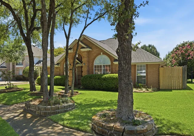 Photo 2 of Single family home for sale at 8417 Castle Creek Rd, North Richland Hills, TX 76182 | MLS# 21342604 | Listing updated on 2026-10-02